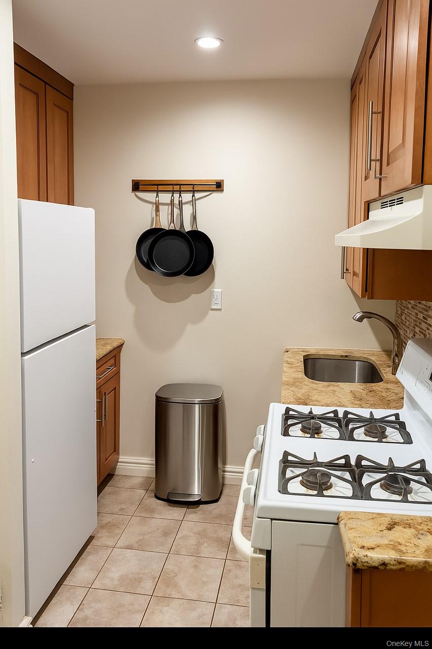 2295 Palmer Avenue 1-N