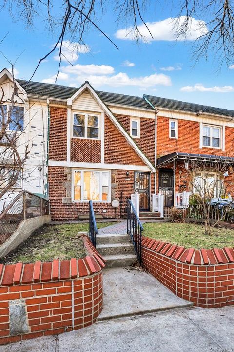 Photo of 8256 Eliot Avenue, Middle Village, NY 11379 (MLS # 961802)