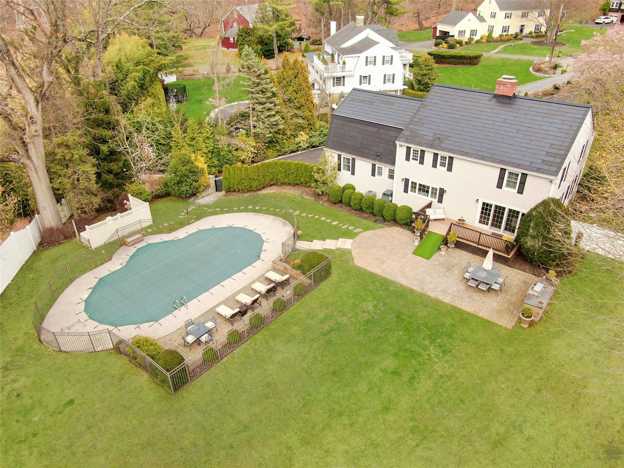 19 Old Farm Lane, Hartsdale, New York image 2