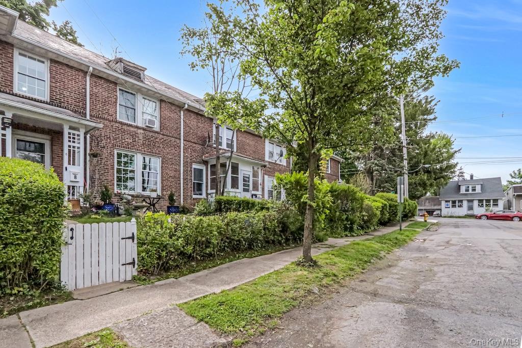 6 Bush Avenue