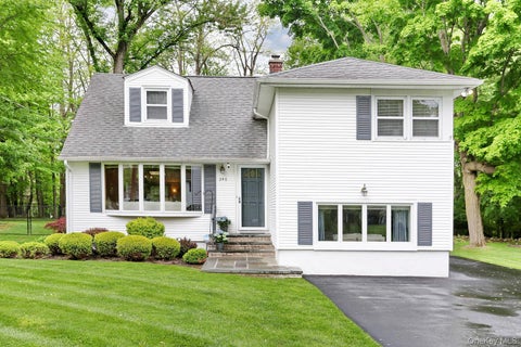 Homes For Sale - 246 Cottage Road<br/> Valley Cottage, NY 10989