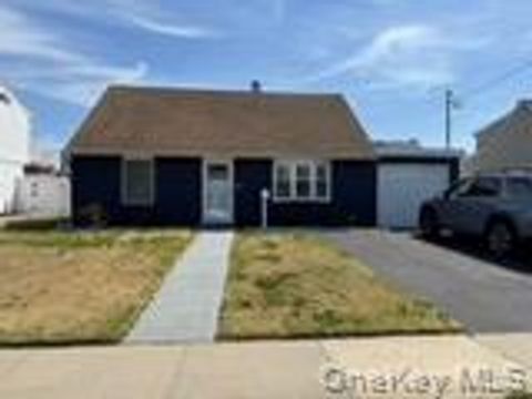 12 Carlton Drive Massapequa NY 11758