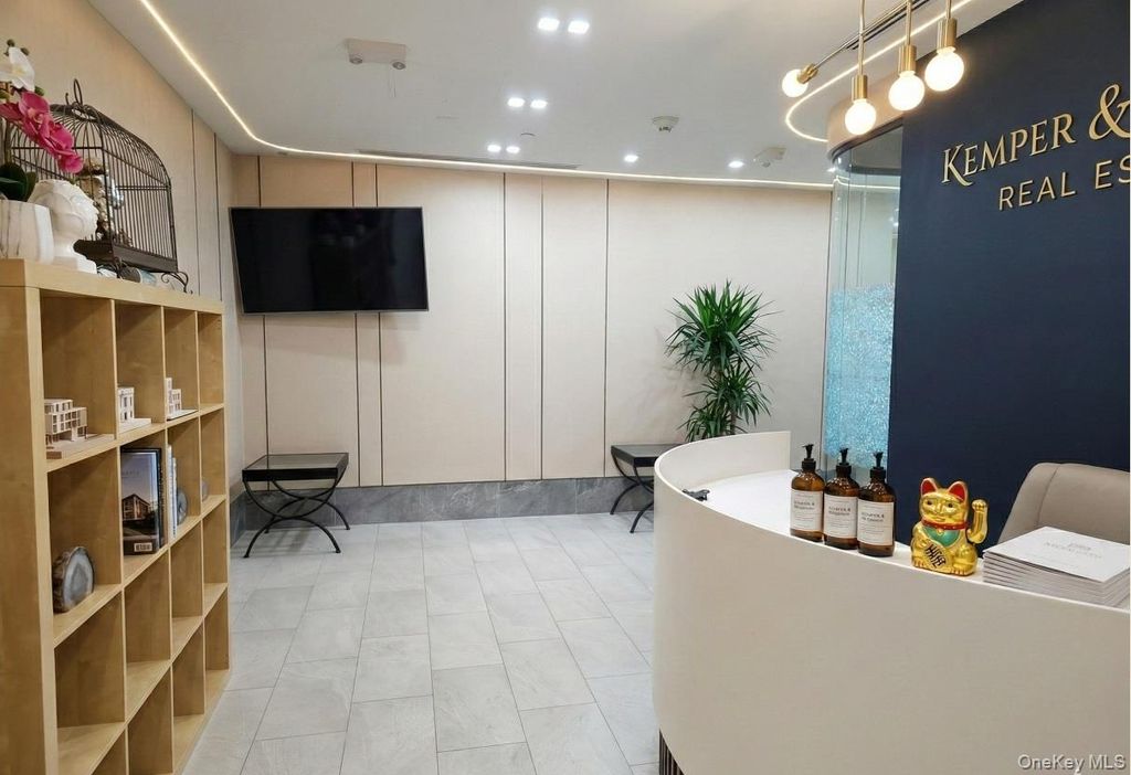 Photo of 38-08 Union Street #7AA, Flushing, NY 11354 (MLS # 965521)