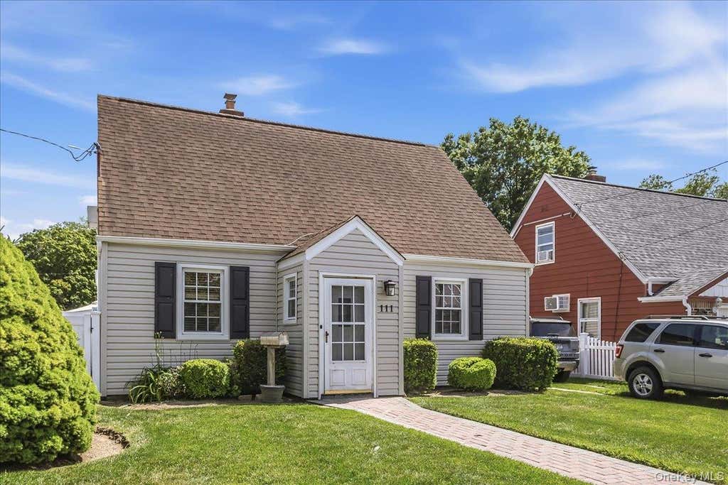 Photo of 111 Birch Lane, Valley Stream, NY 11581 (MLS # 1009763)