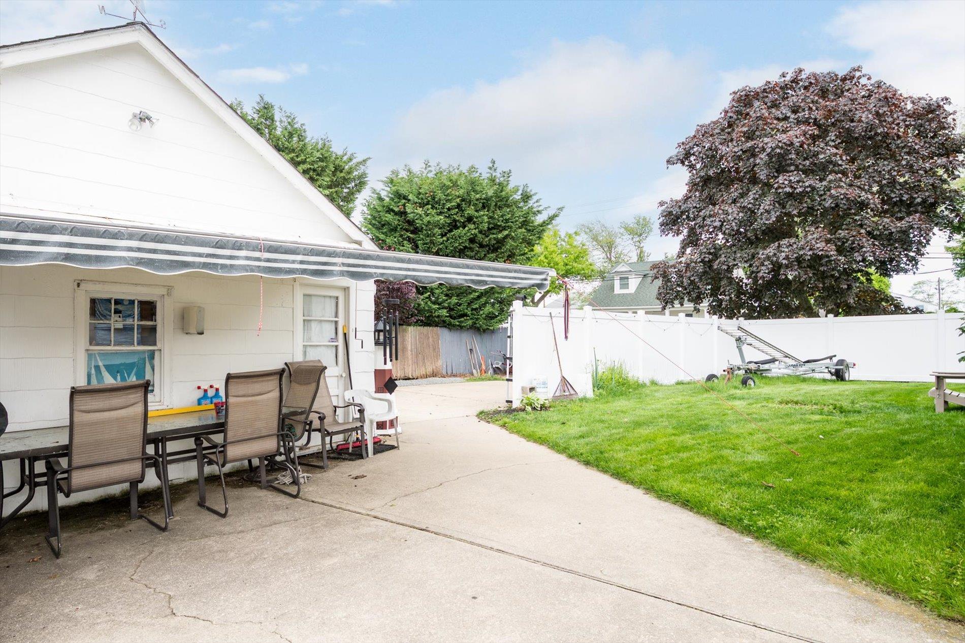 696 Madison Avenue, Lindenhurst, New York image 28