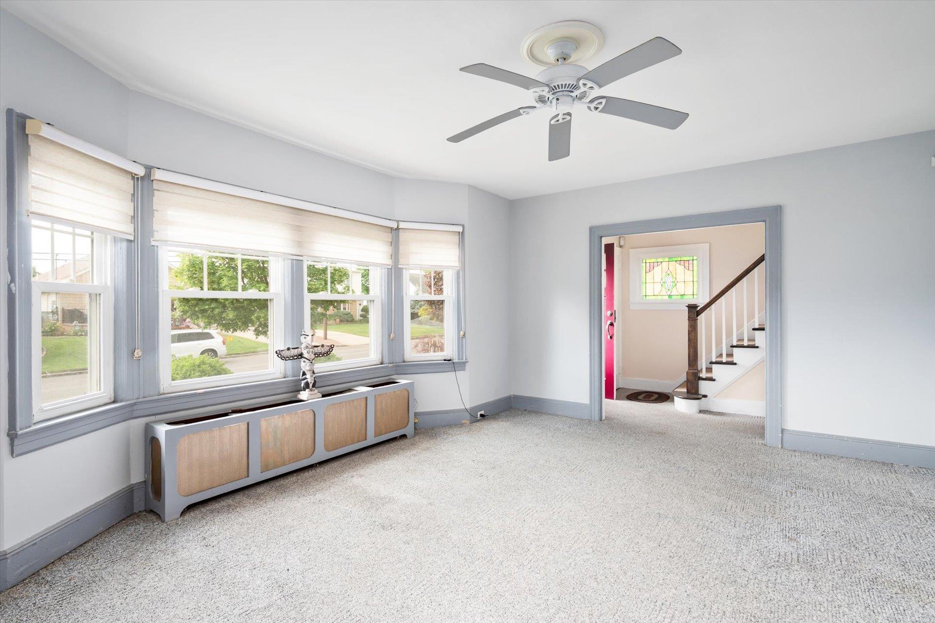 696 Madison Avenue, Lindenhurst, New York image 4