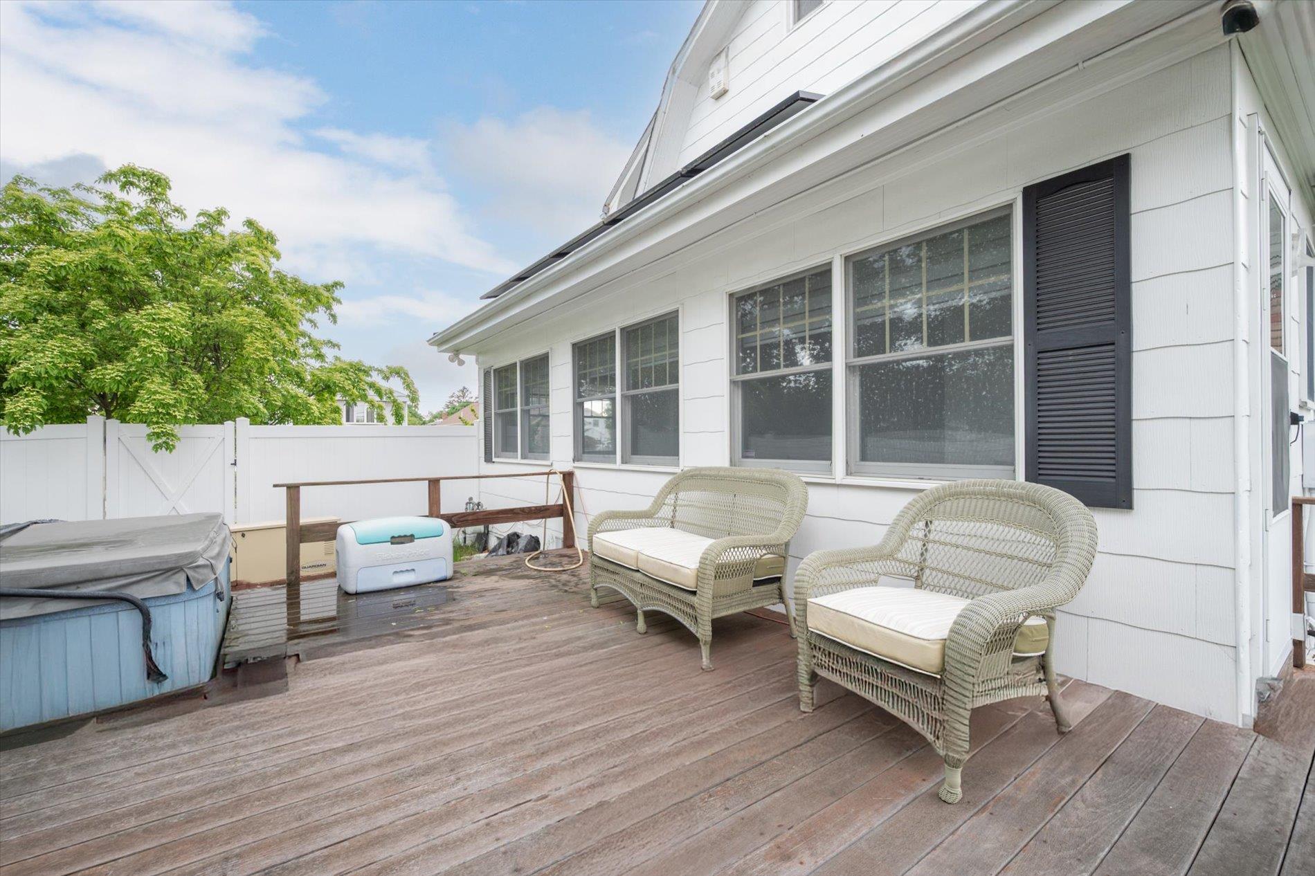 696 Madison Avenue, Lindenhurst, New York image 27