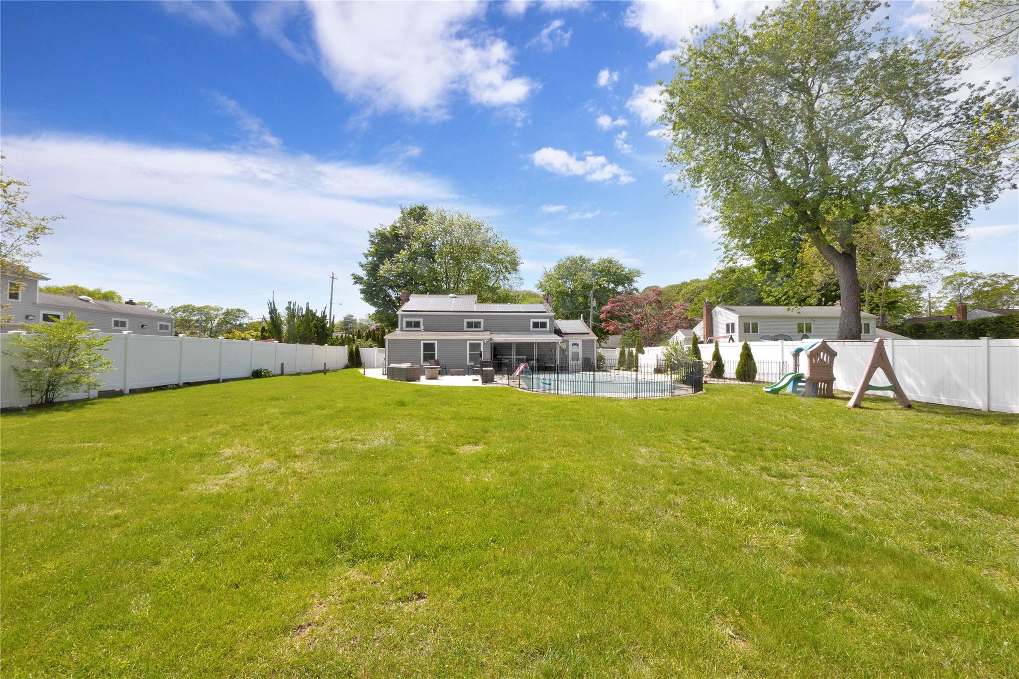 651 Hyman Avenue, Bay Shore, New York image 2