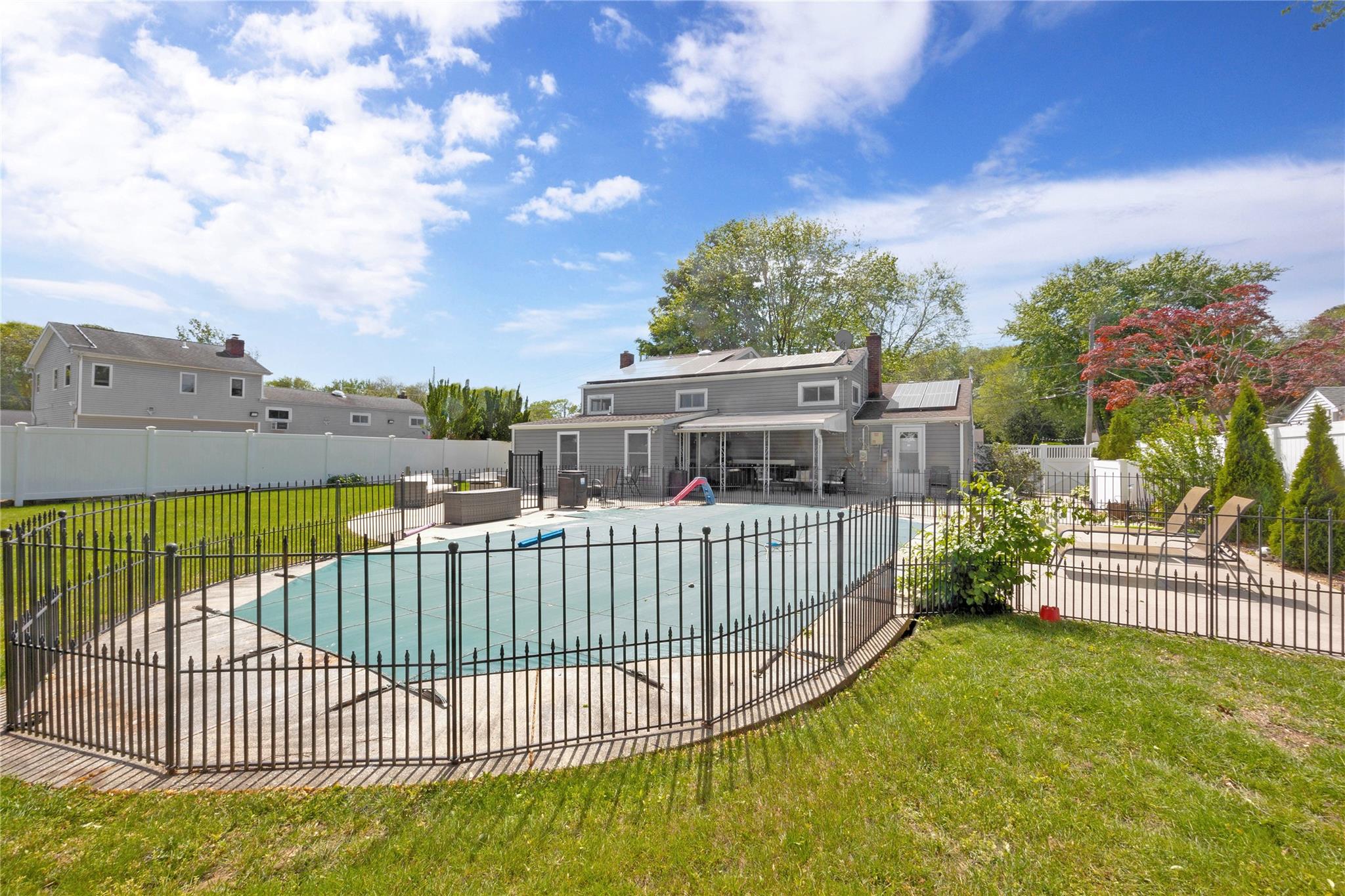 651 Hyman Avenue, Bay Shore, New York image 4