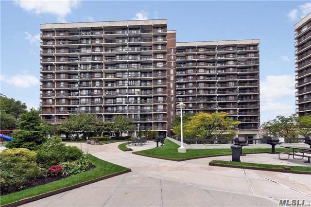 152-18 Union Turnpike 201O