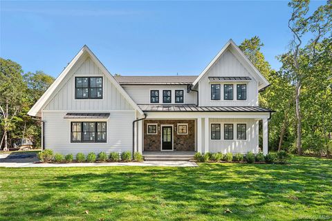 Apartment For Sale - 32 North Bay Avenue<br/> Eastport, NY 11941