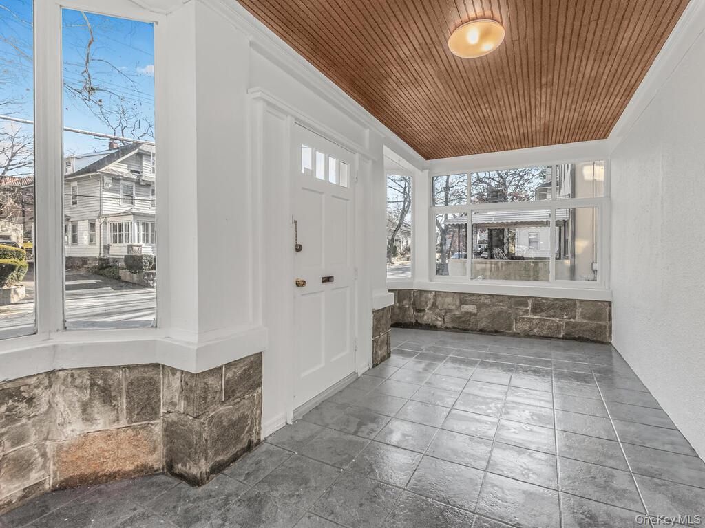 Photo of 332 Tecumseh Avenue, Mount Vernon, NY 10553 (MLS # 945257)