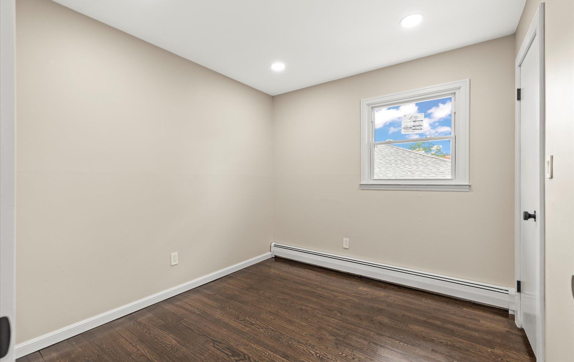 23 Cherokee Street, Massapequa, New York image 16