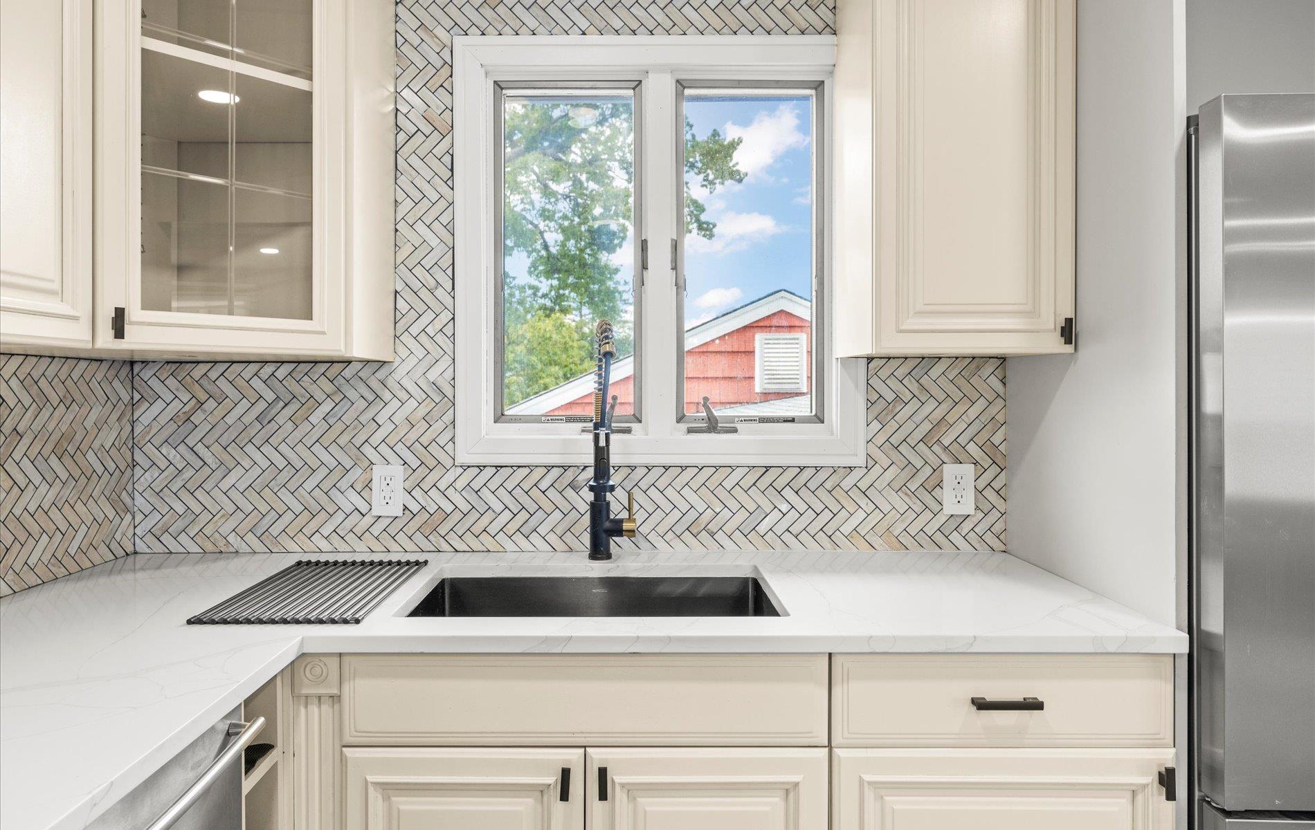 23 Cherokee Street, Massapequa, New York image 11