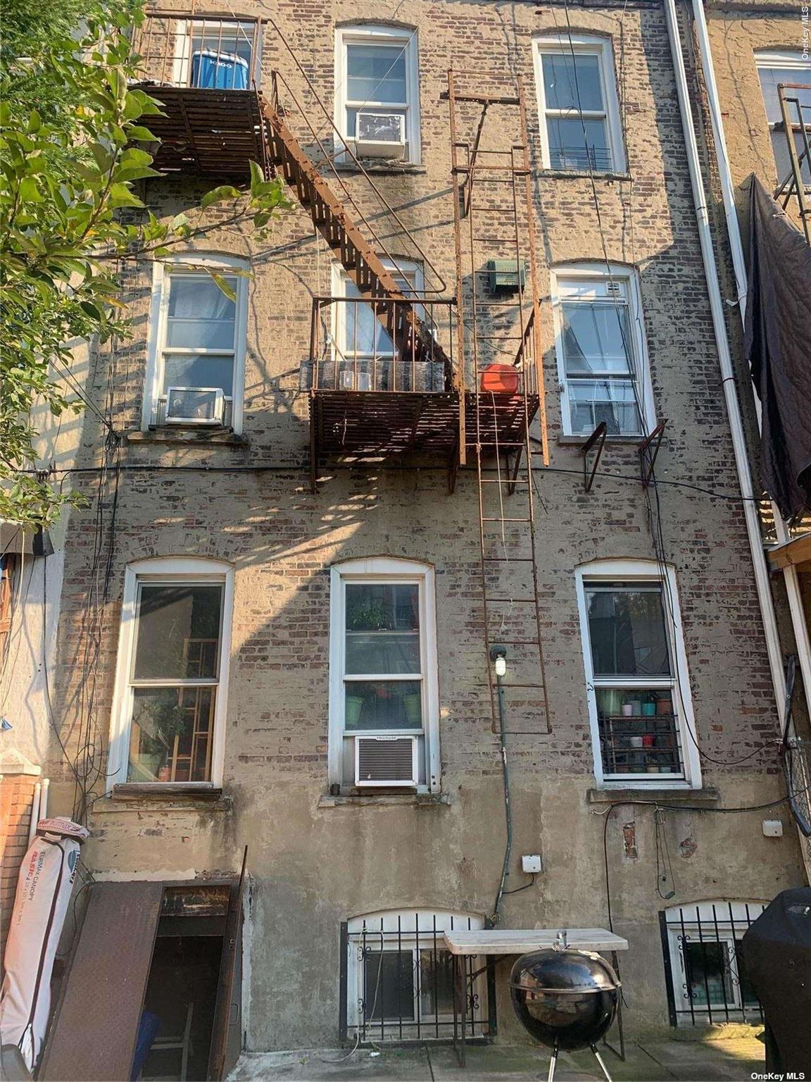 16-77 Linden Street