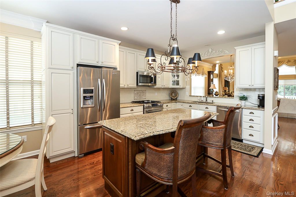 Photo of 106 Victoria Place, Melville, NY 11747 (MLS # 960314)