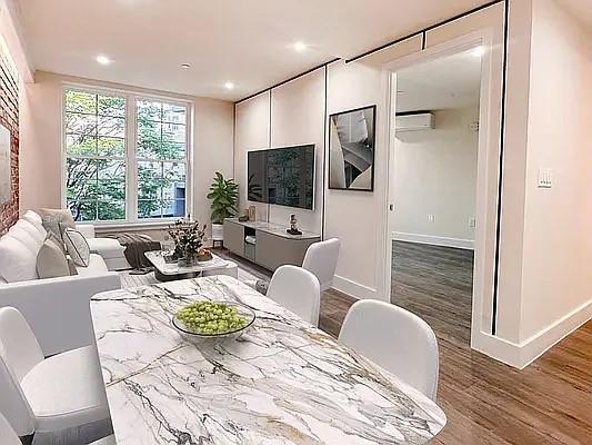Rental Property at 27 Street 2L, Astoria, Queens, NY - Bedrooms: 1 
Bathrooms: 1 
Rooms: 3  - $3,400 MO.