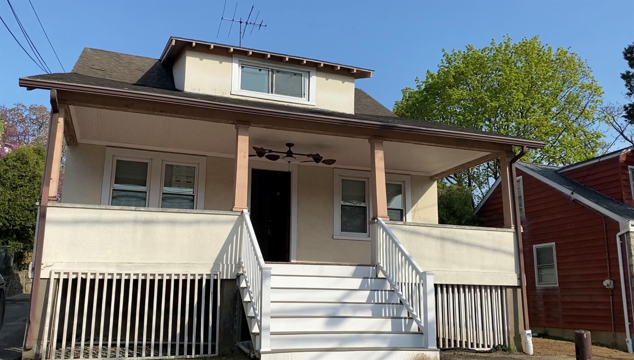 Rental Property at S Stone Avenue 1, Elmsford, New York - Bedrooms: 1 
Bathrooms: 1 
Rooms: 5  - $2,950 MO.