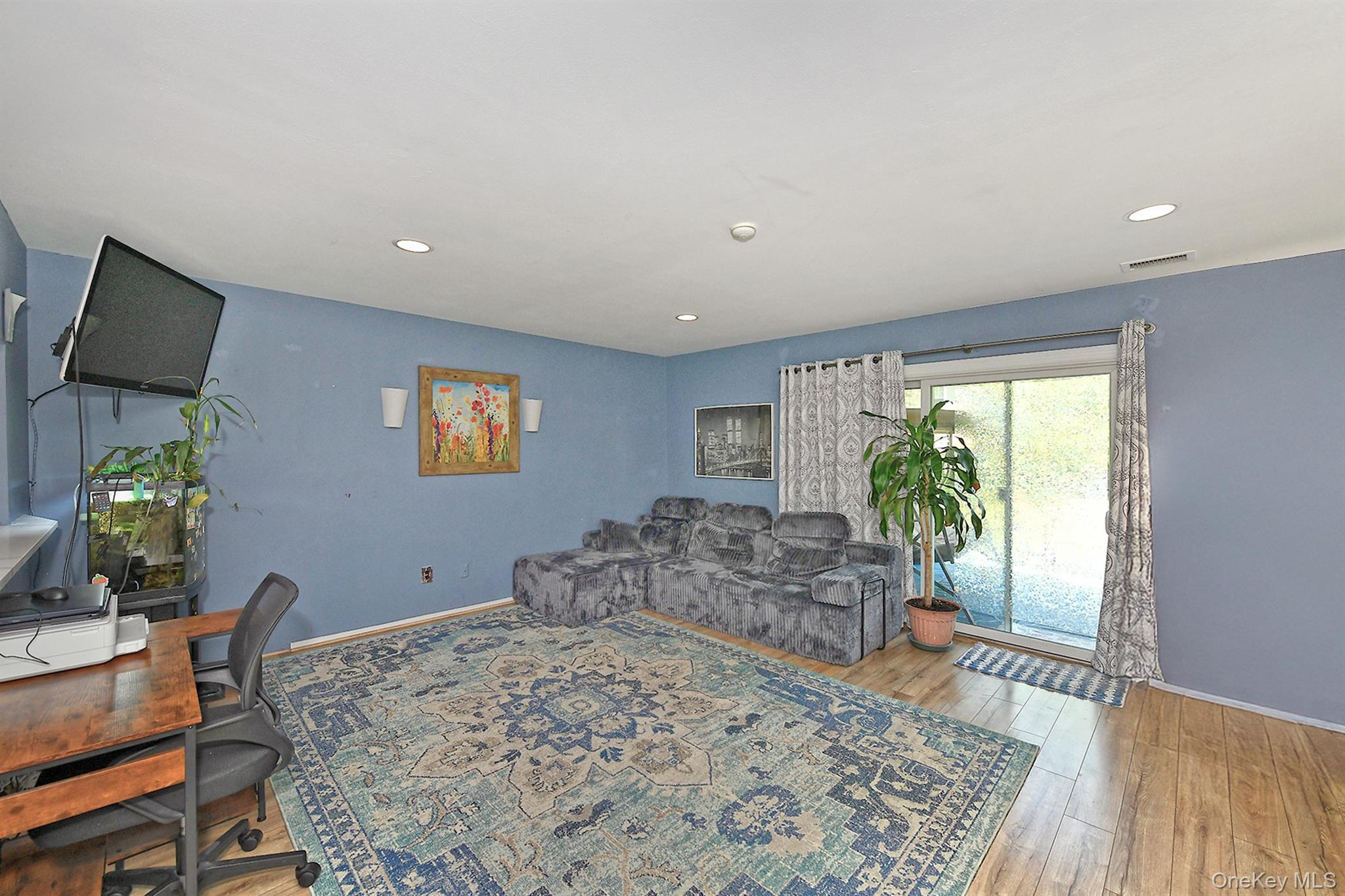 130 Commodore Circle
