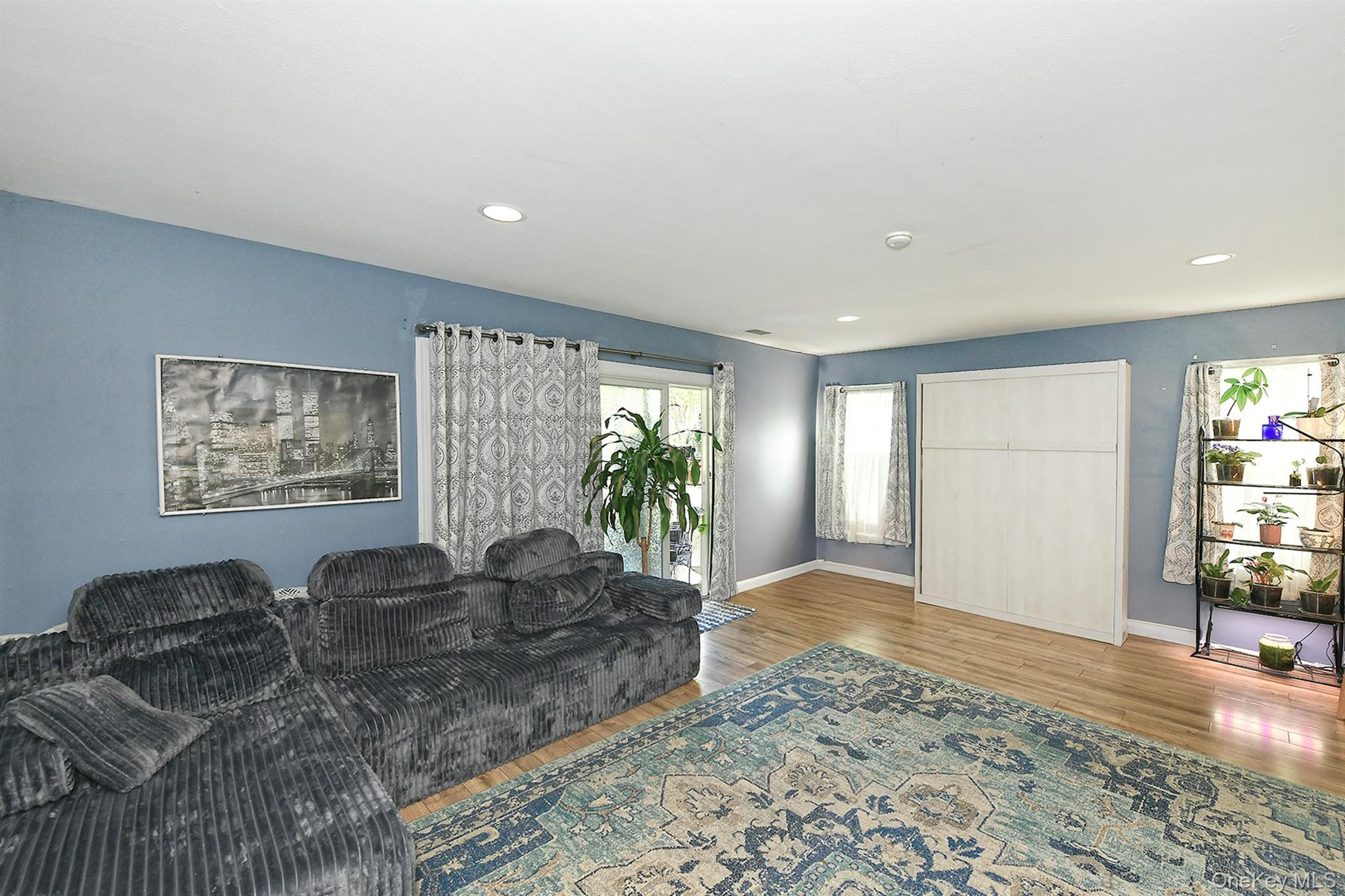 130 Commodore Circle