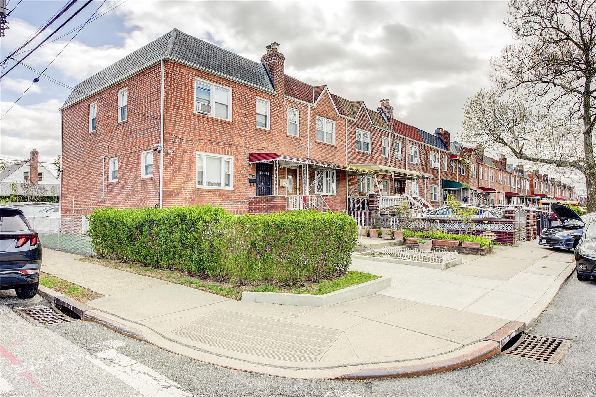 225-54 Murdock Avenue, Queens Village, New York image 2