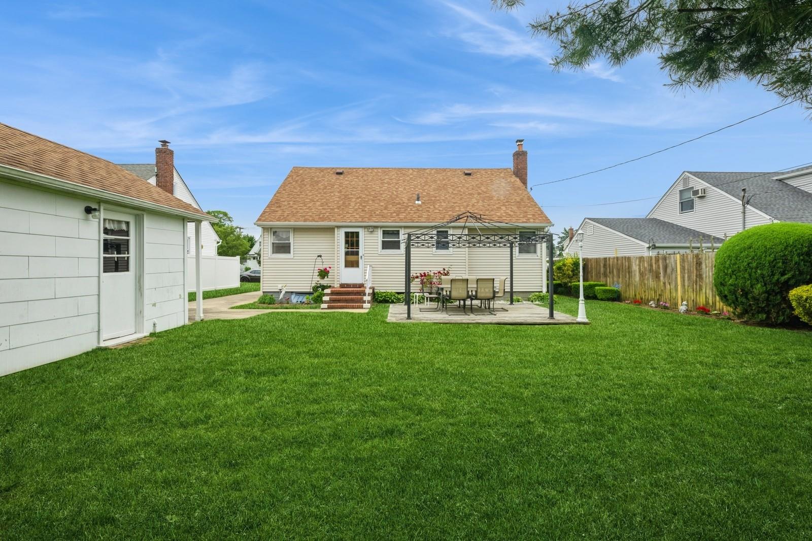 3668 Sherry Avenue, Wantagh, New York image 19