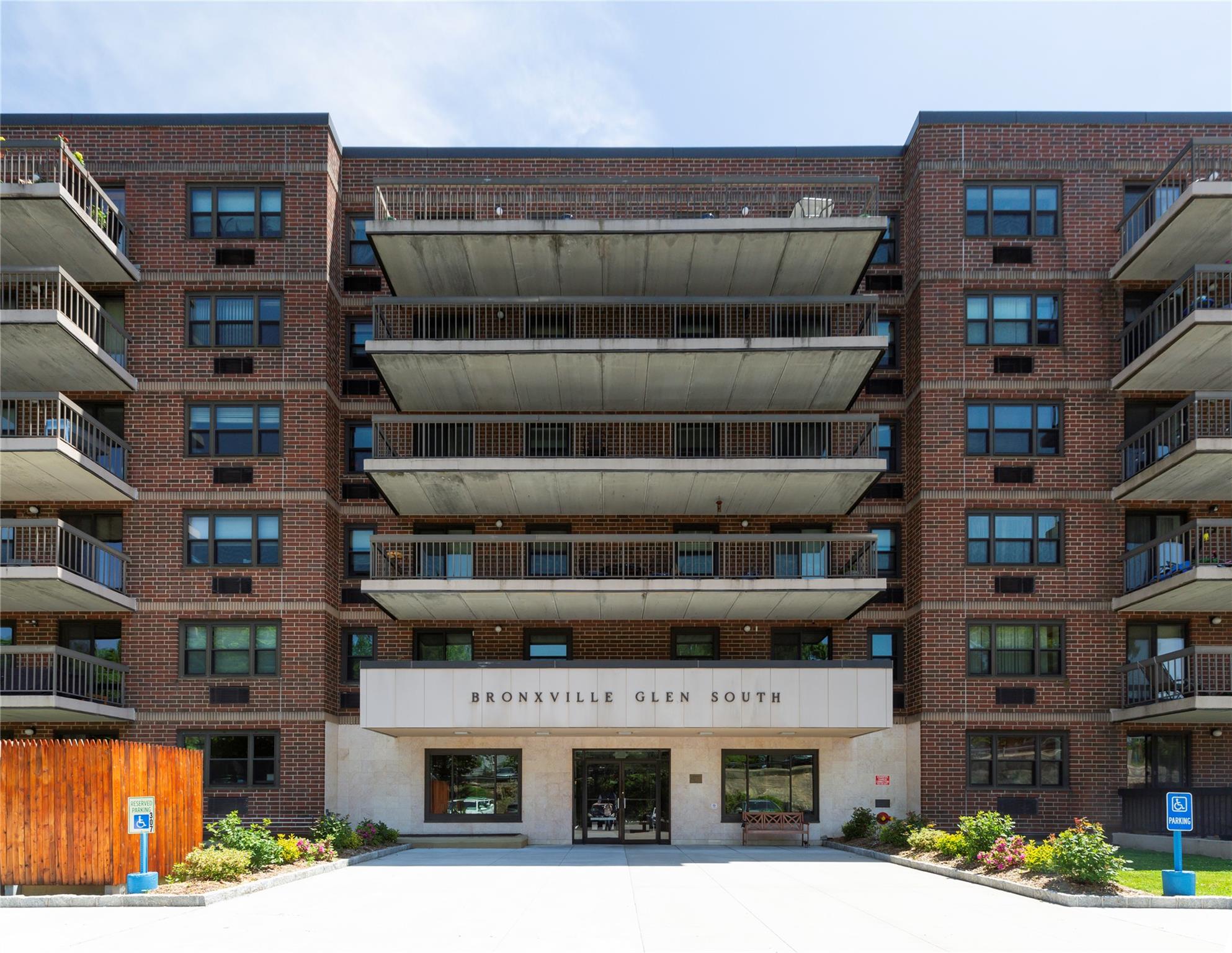 1376 Midland Avenue #307, Bronxville, New York image 2