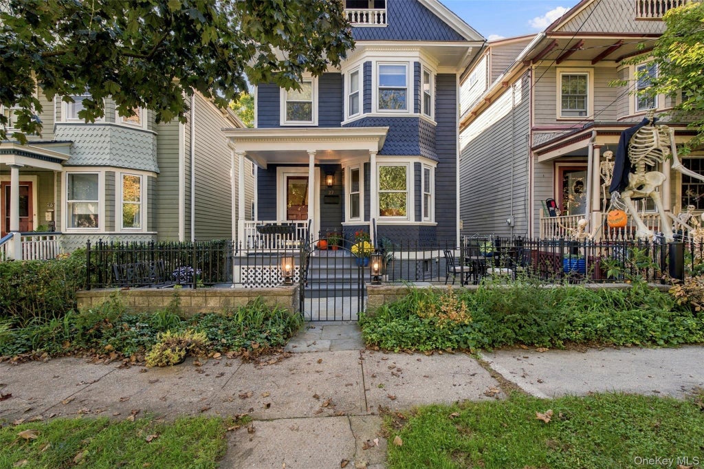 Photo of 27 N Dutcher Street, Irvington, NY 10533 (MLS # 1061102)