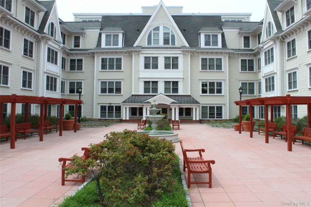 Photo of 225 Stanley Avenue #109, Mamaroneck, NY 10543 (MLS # 992655)