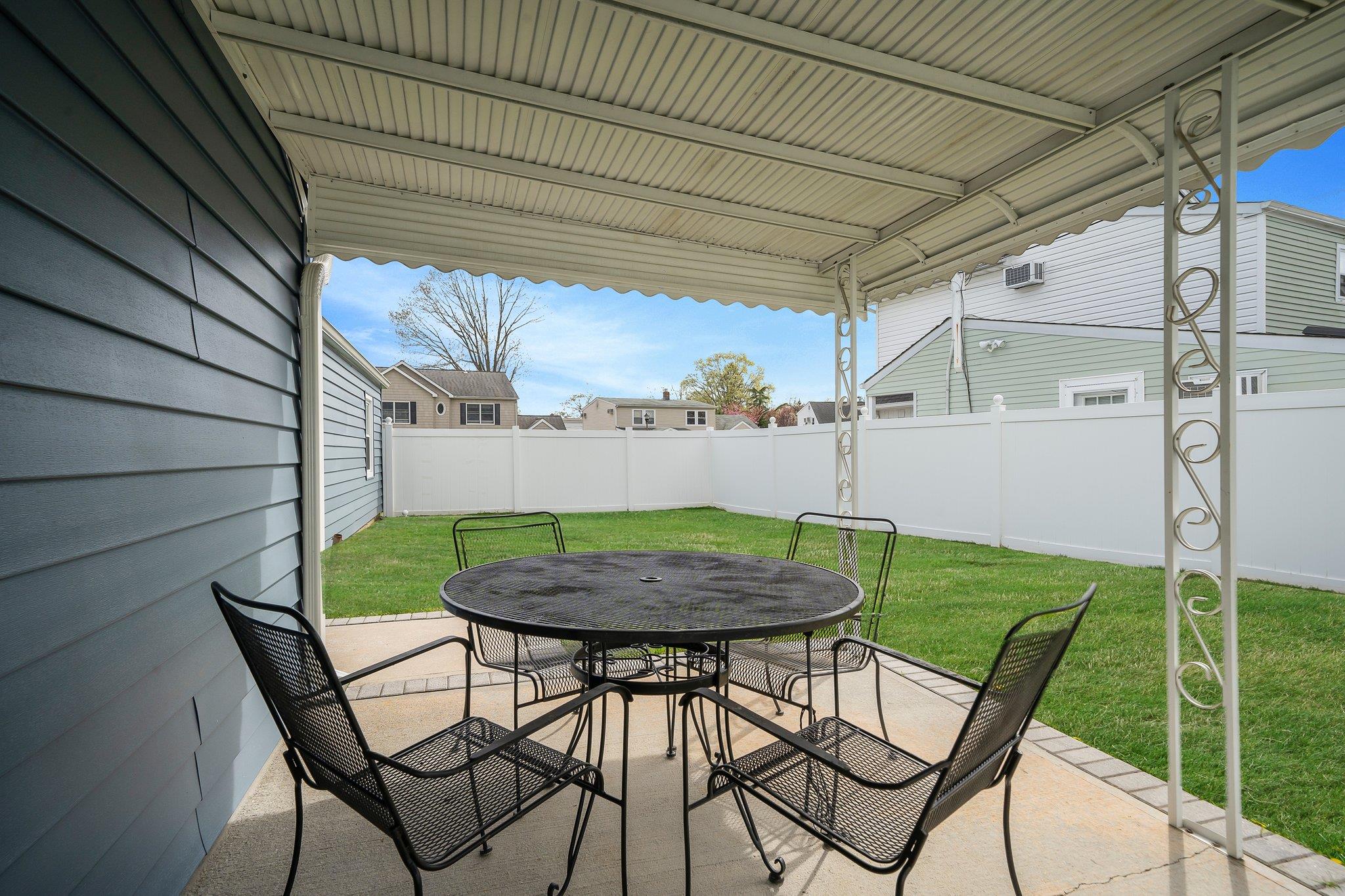 2 Poppy Lane, Levittown, New York image 19