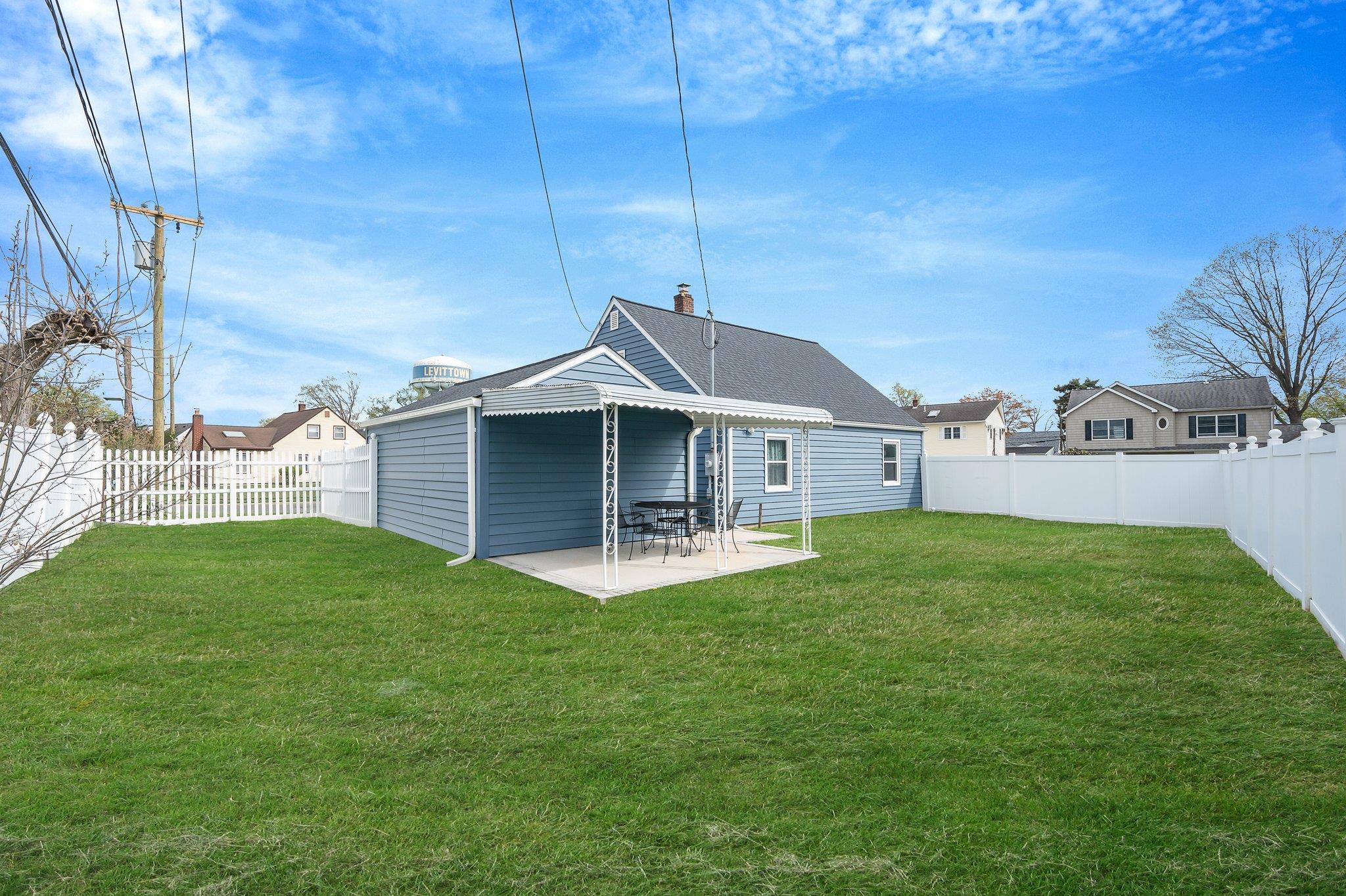 2 Poppy Lane, Levittown, New York image 23