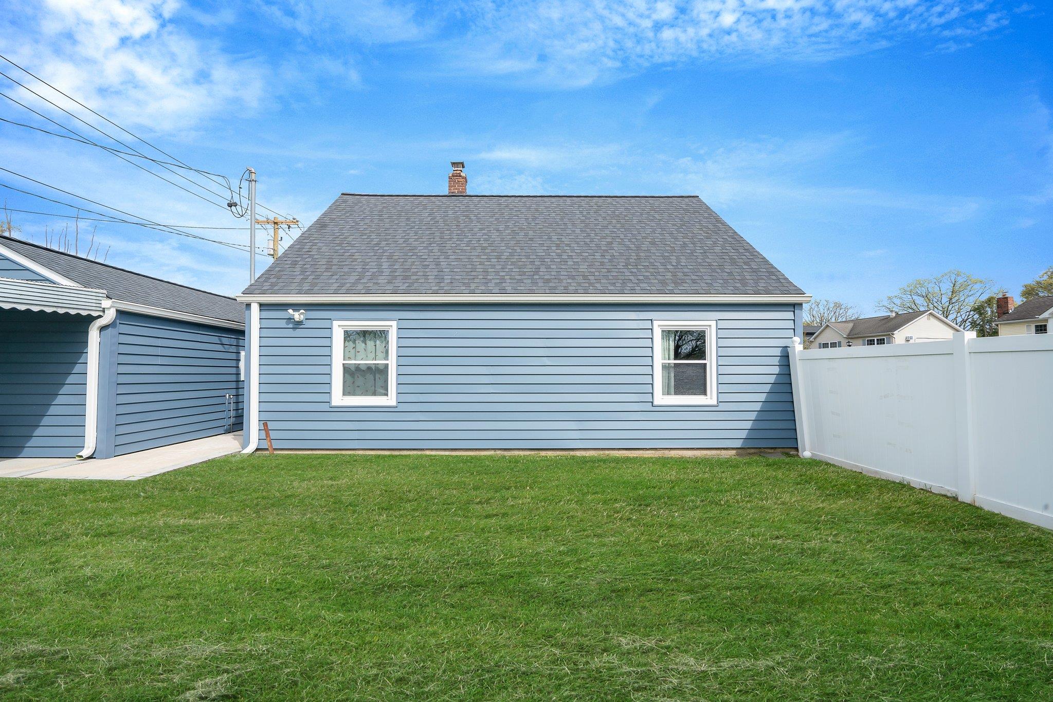 2 Poppy Lane, Levittown, New York image 25