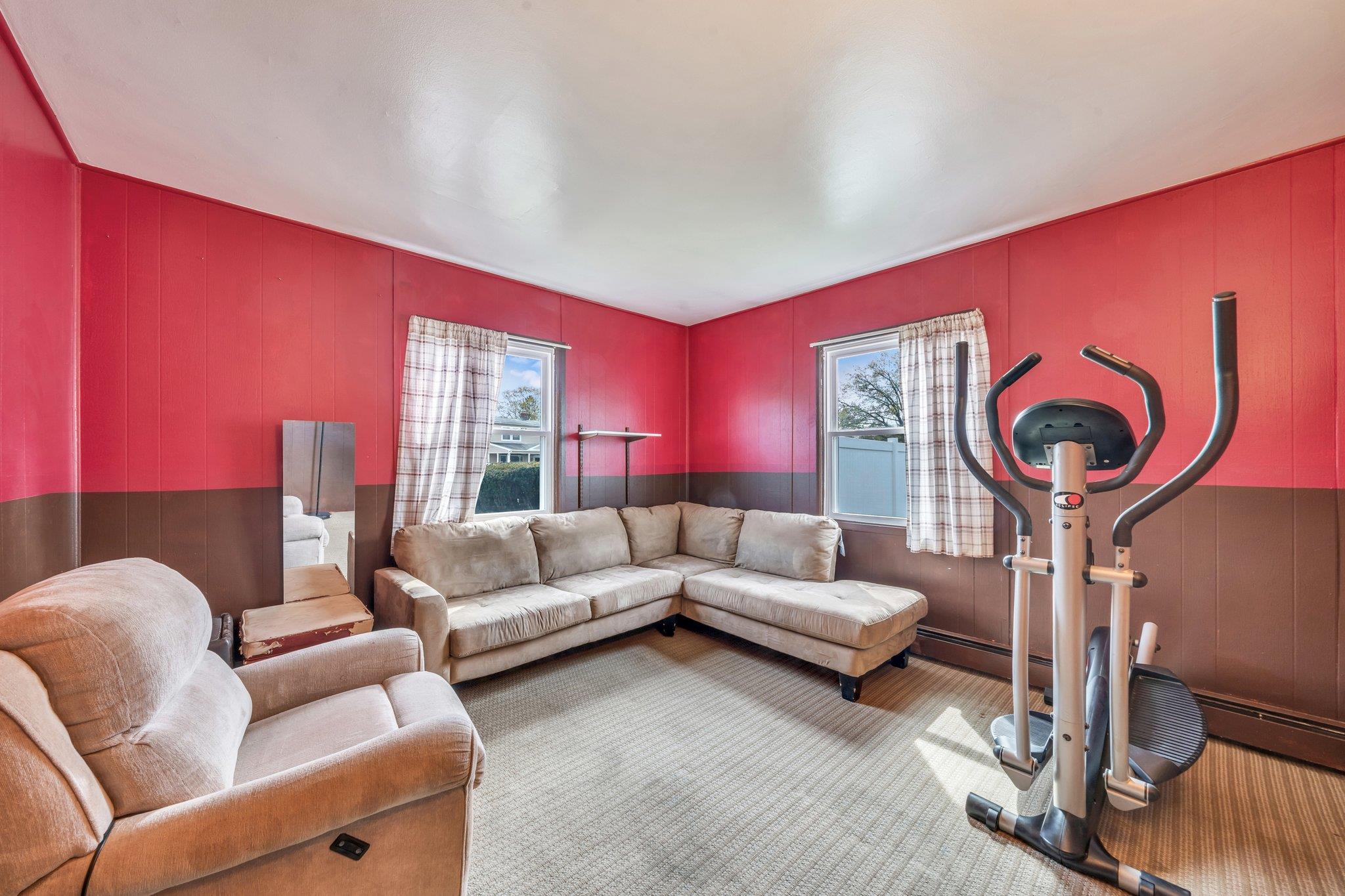 2 Poppy Lane, Levittown, New York image 13