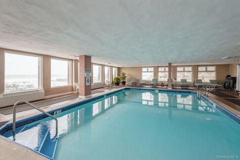 Photo of 600 Shore Road #3S, Long Beach, NY 11561 (MLS # 986287)