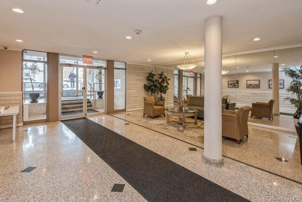 Photo of 600 Shore Road #3S, Long Beach, NY 11561 (MLS # 986287)