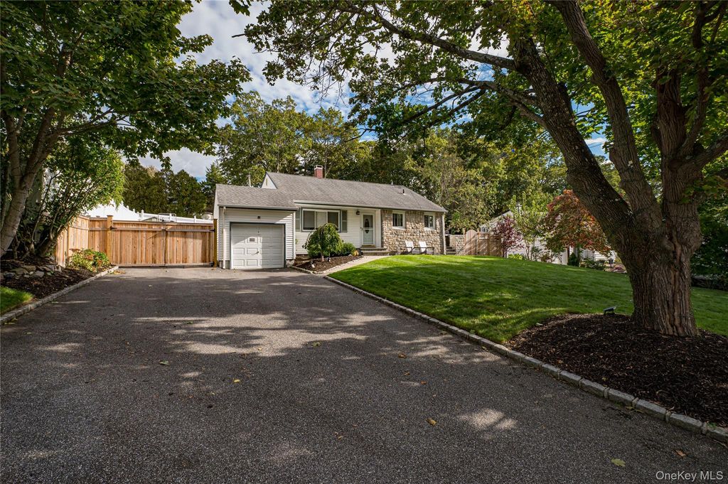 Photo of 159 Saint Nicholas Avenue, Smithtown, NY 11787 (MLS # 927188)