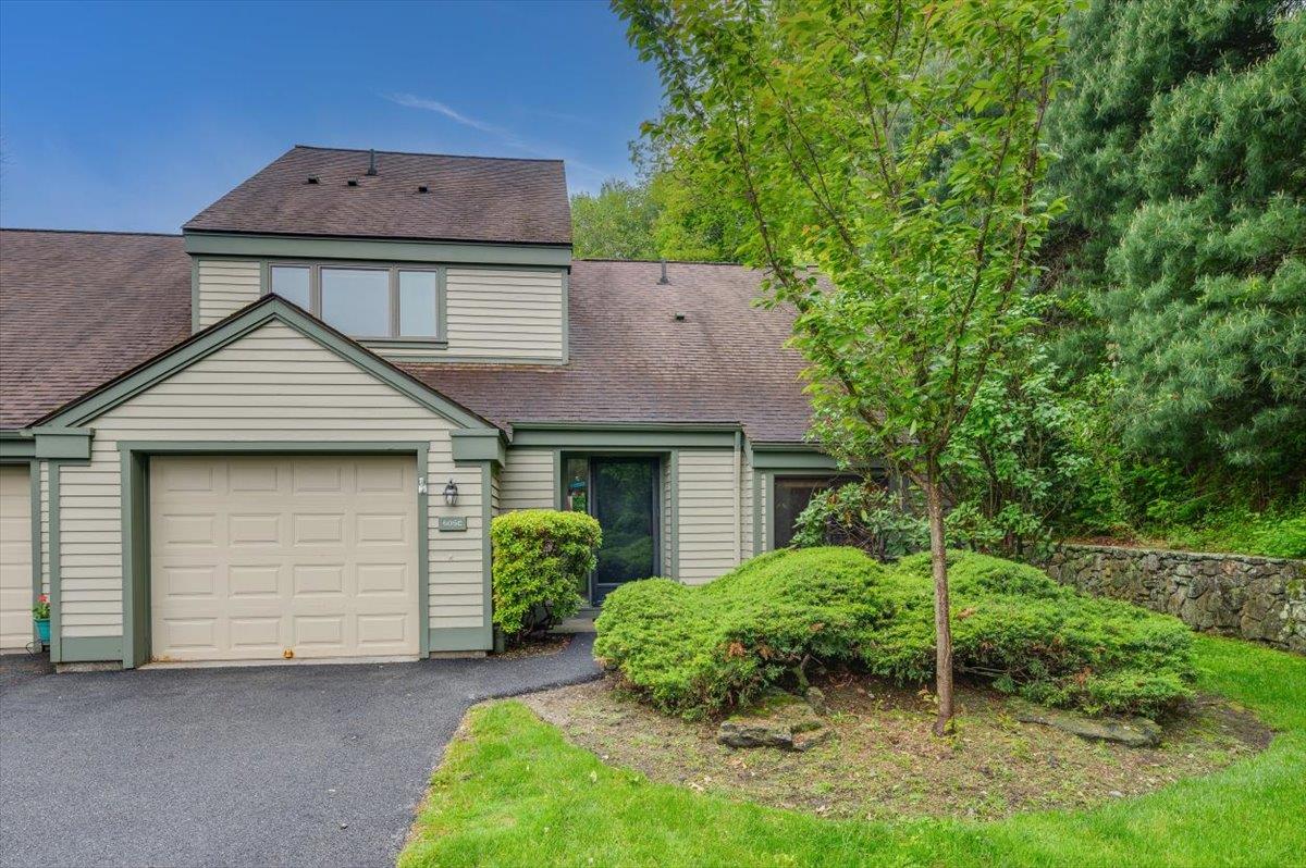 Rental Property at Heritage Hills C, Somers, New York - Bedrooms: 2 
Bathrooms: 3 
Rooms: 5  - $4,275 MO.