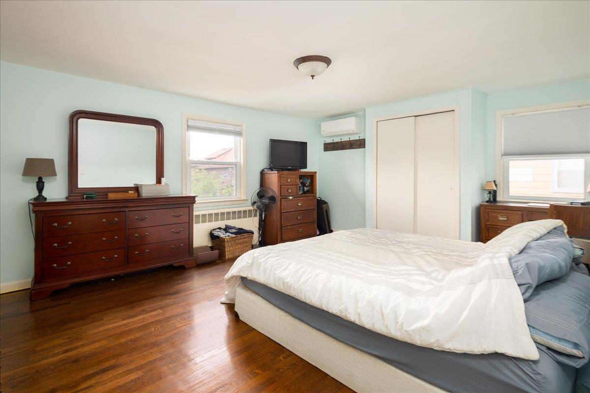 66 Trafalgar Square, Lynbrook, New York image 11