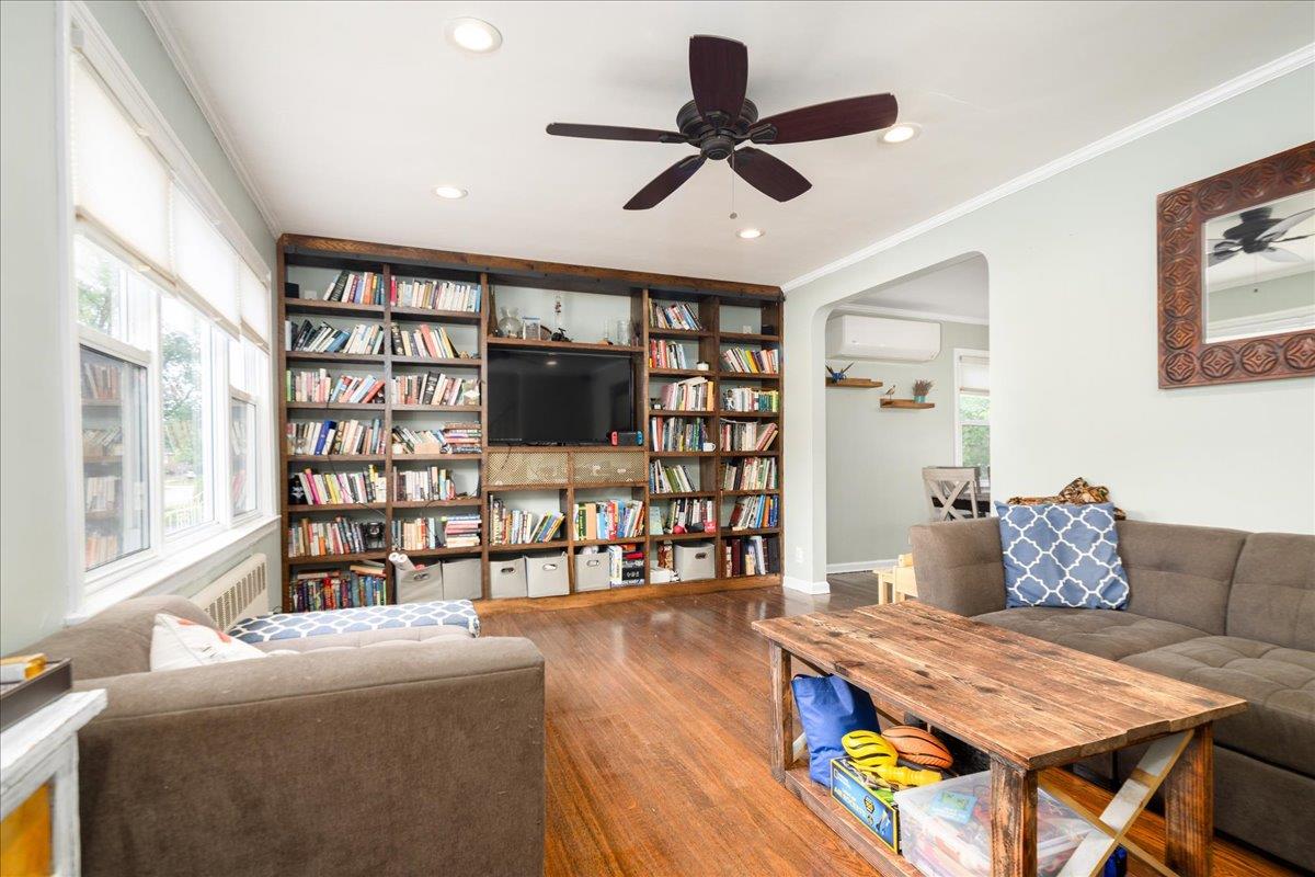 66 Trafalgar Square, Lynbrook, New York image 3