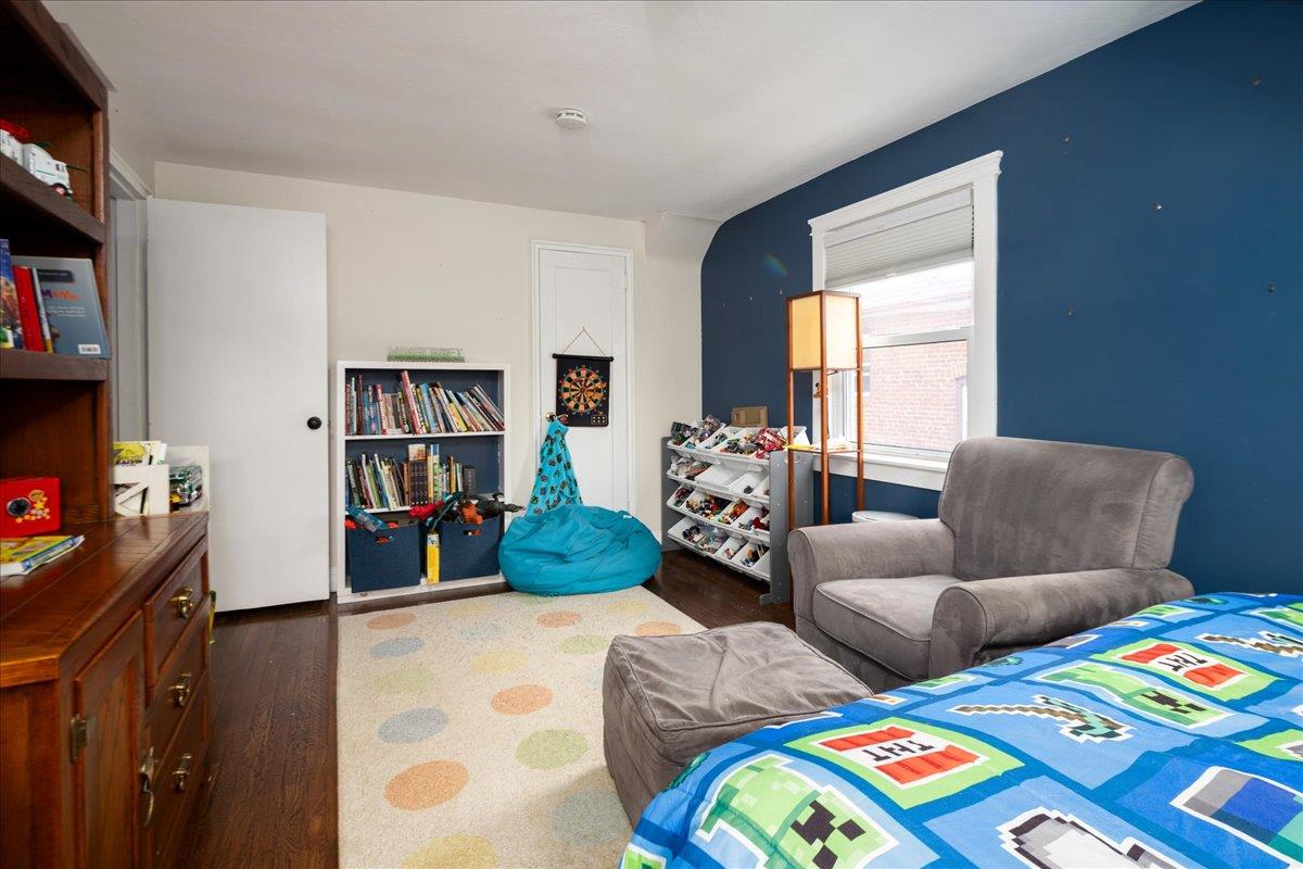 66 Trafalgar Square, Lynbrook, New York image 10