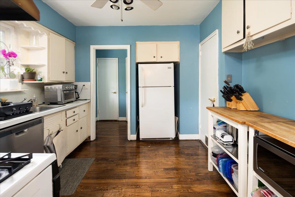 66 Trafalgar Square, Lynbrook, New York image 7