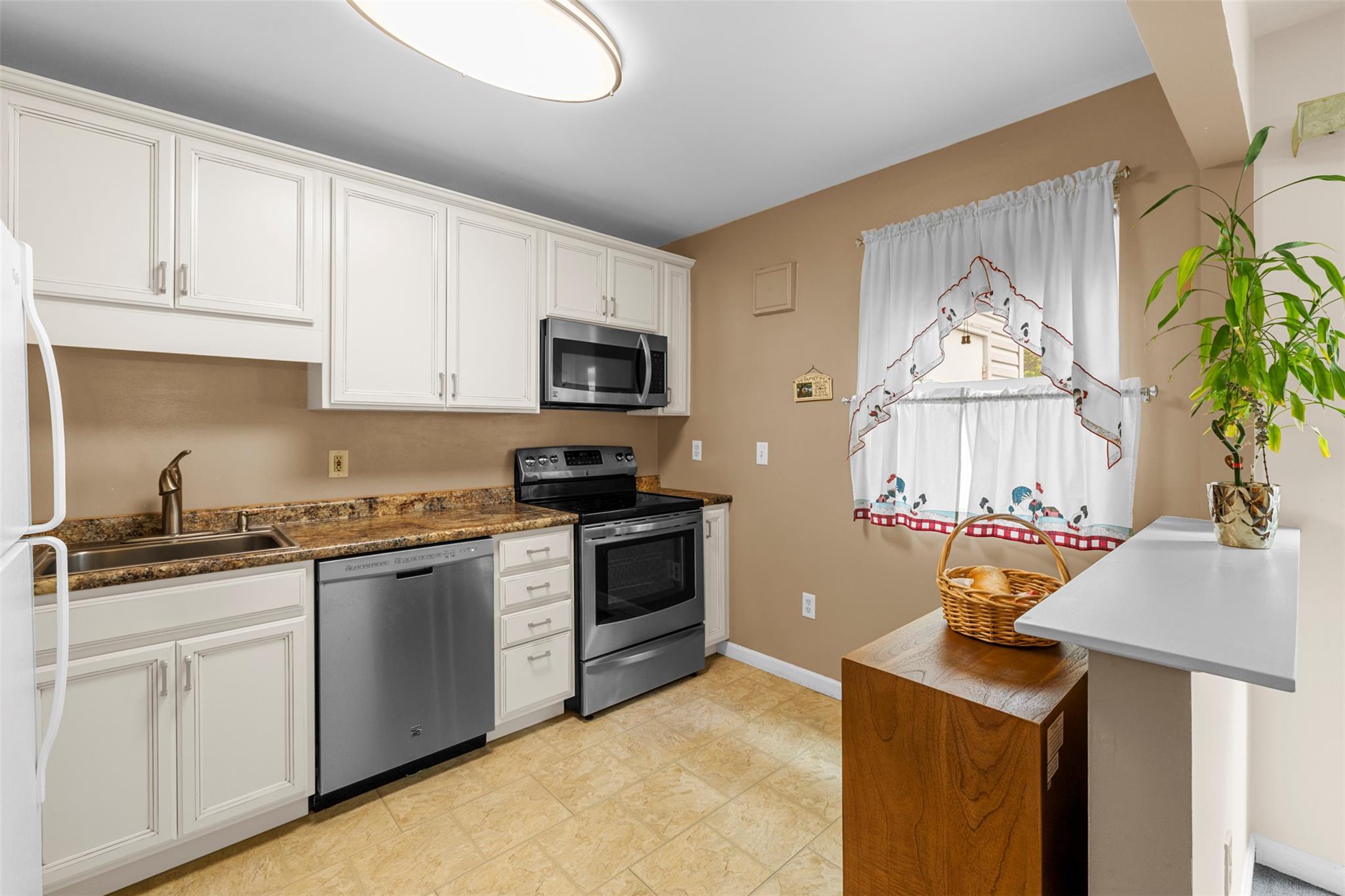 803 Briarwood Court, New Paltz, New York image 7