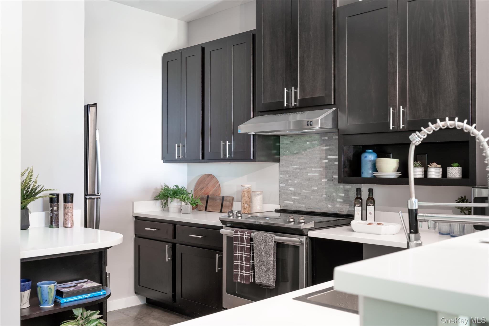 128 Vineyard Avenue 106