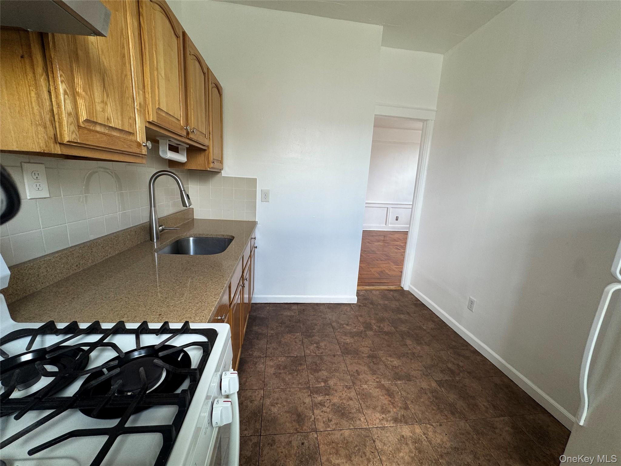 7438 Jamaica Avenue - Photo 2