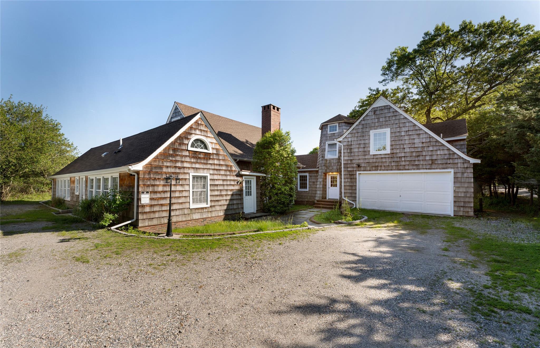 W Meadow Road, East Setauket, Hamptons, NY - 5 Bedrooms  
5 Bathrooms - 