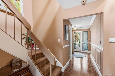 Condo For Sale - 44 Country Club Drive<br/> Jericho, NY 11753