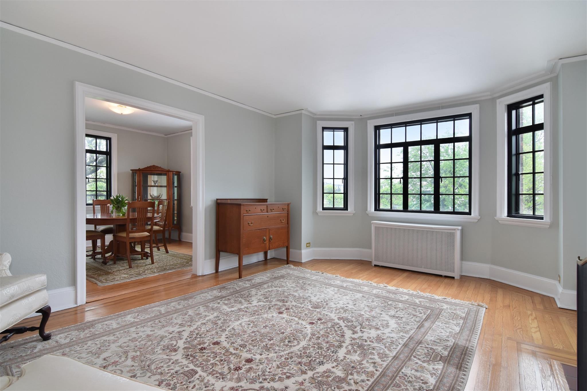 132 Pondfield Road #4D, Bronxville, New York image 1