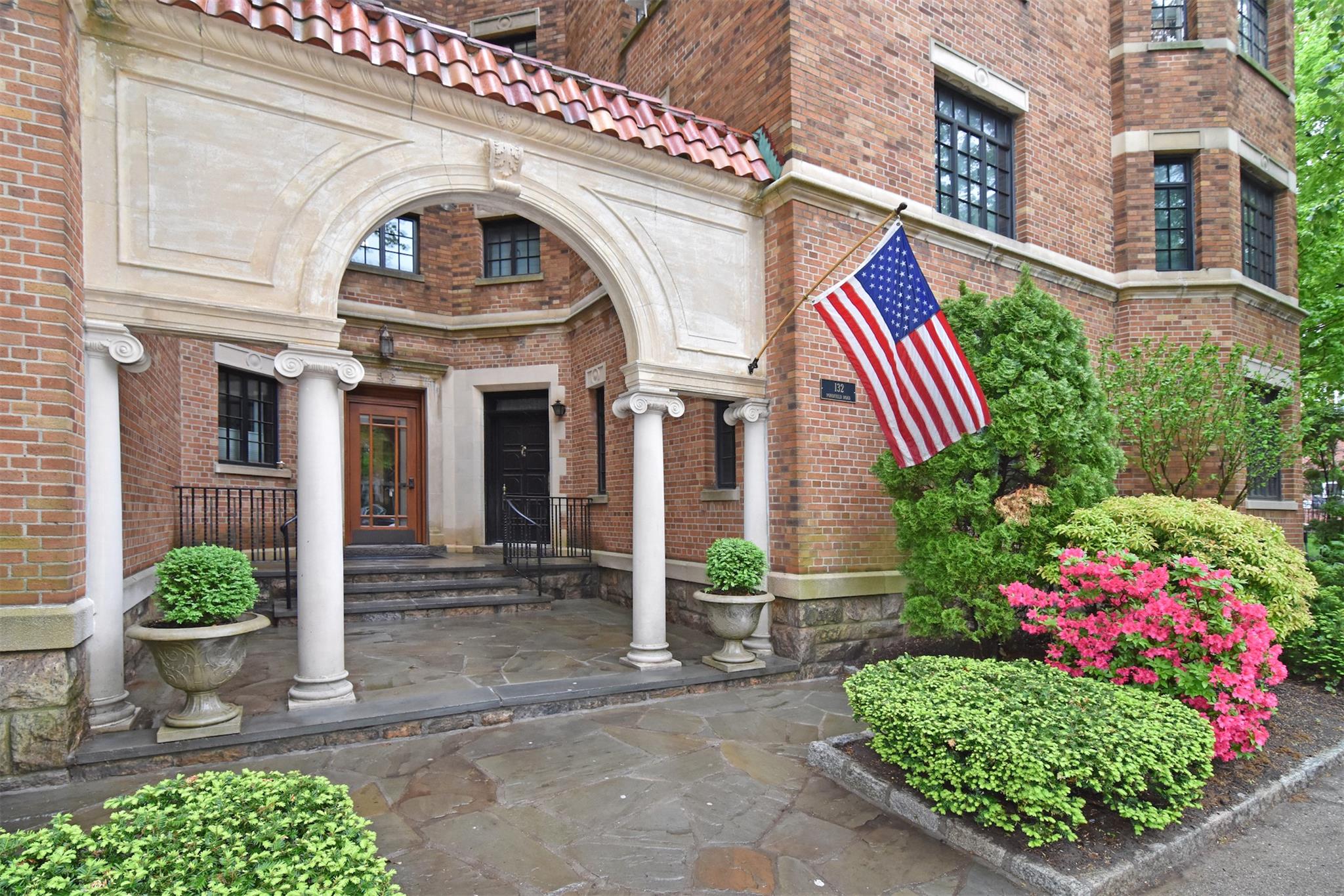 132 Pondfield Road #4D, Bronxville, New York image 12