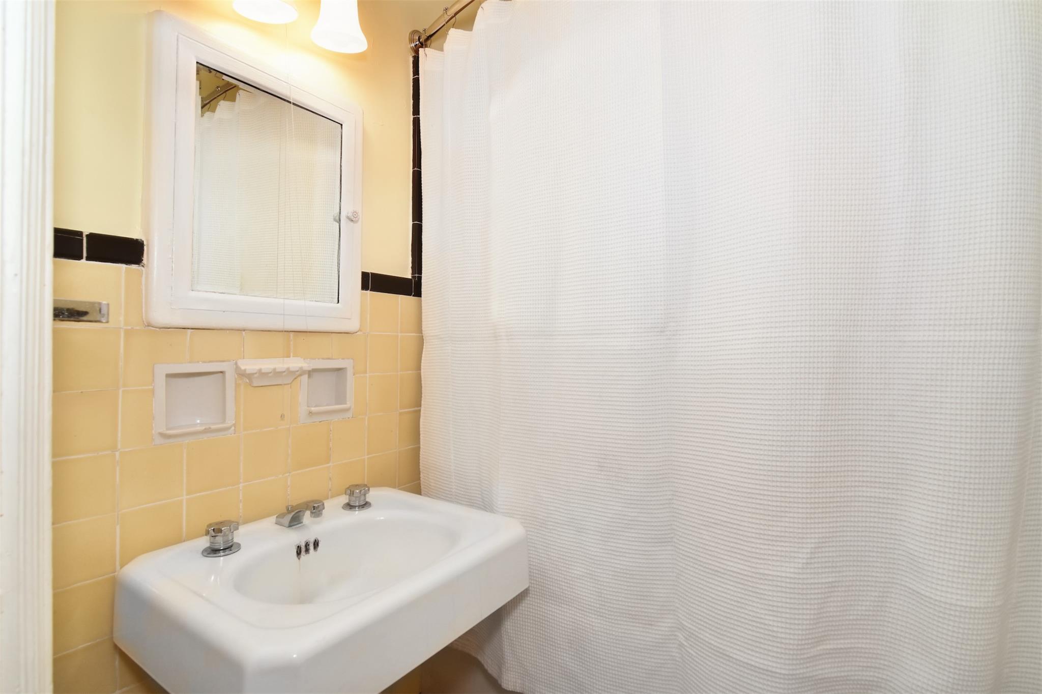 132 Pondfield Road #4D, Bronxville, New York image 11