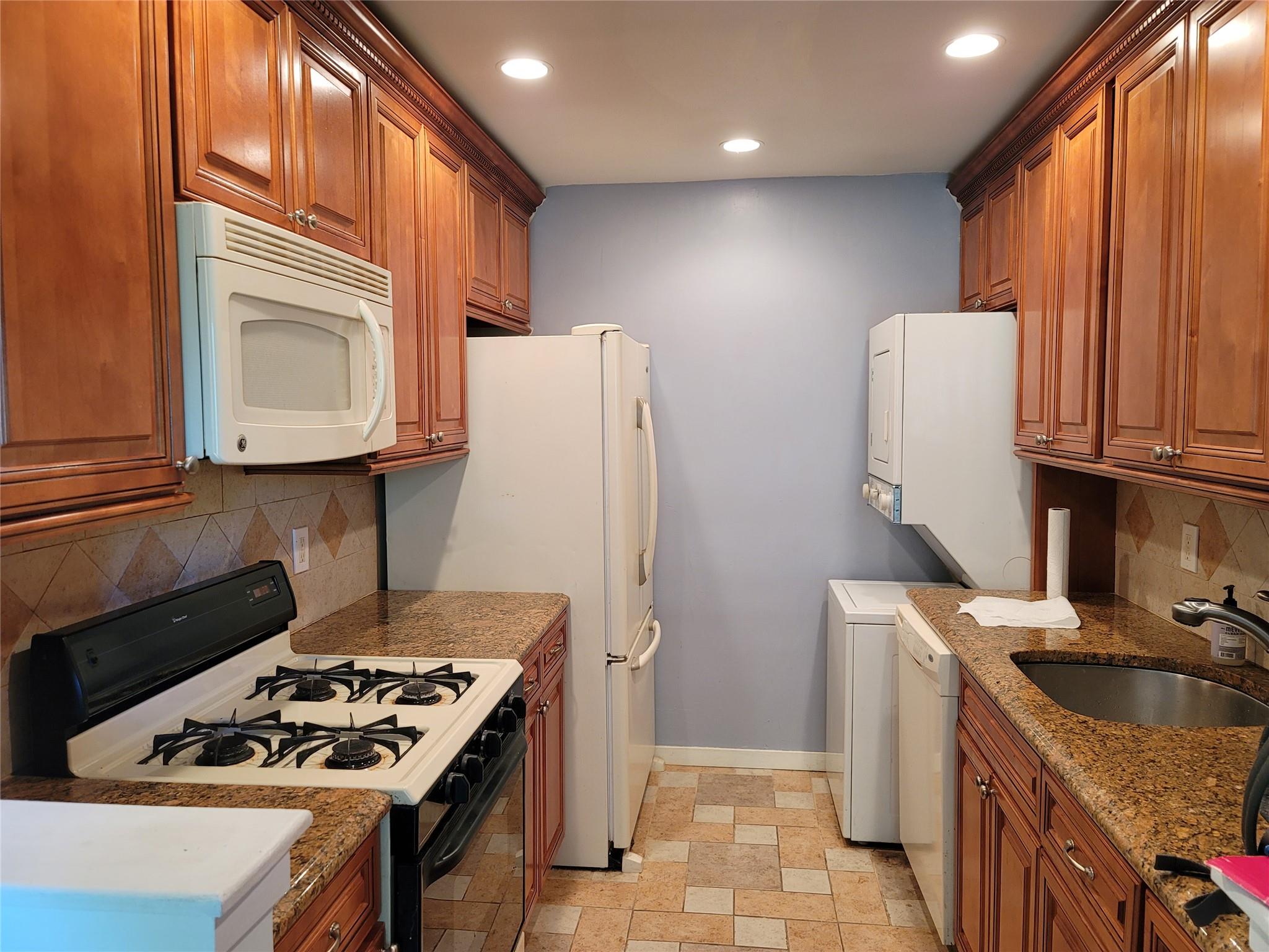 23 Hillside Terrace #H, White Plains, New York image 5